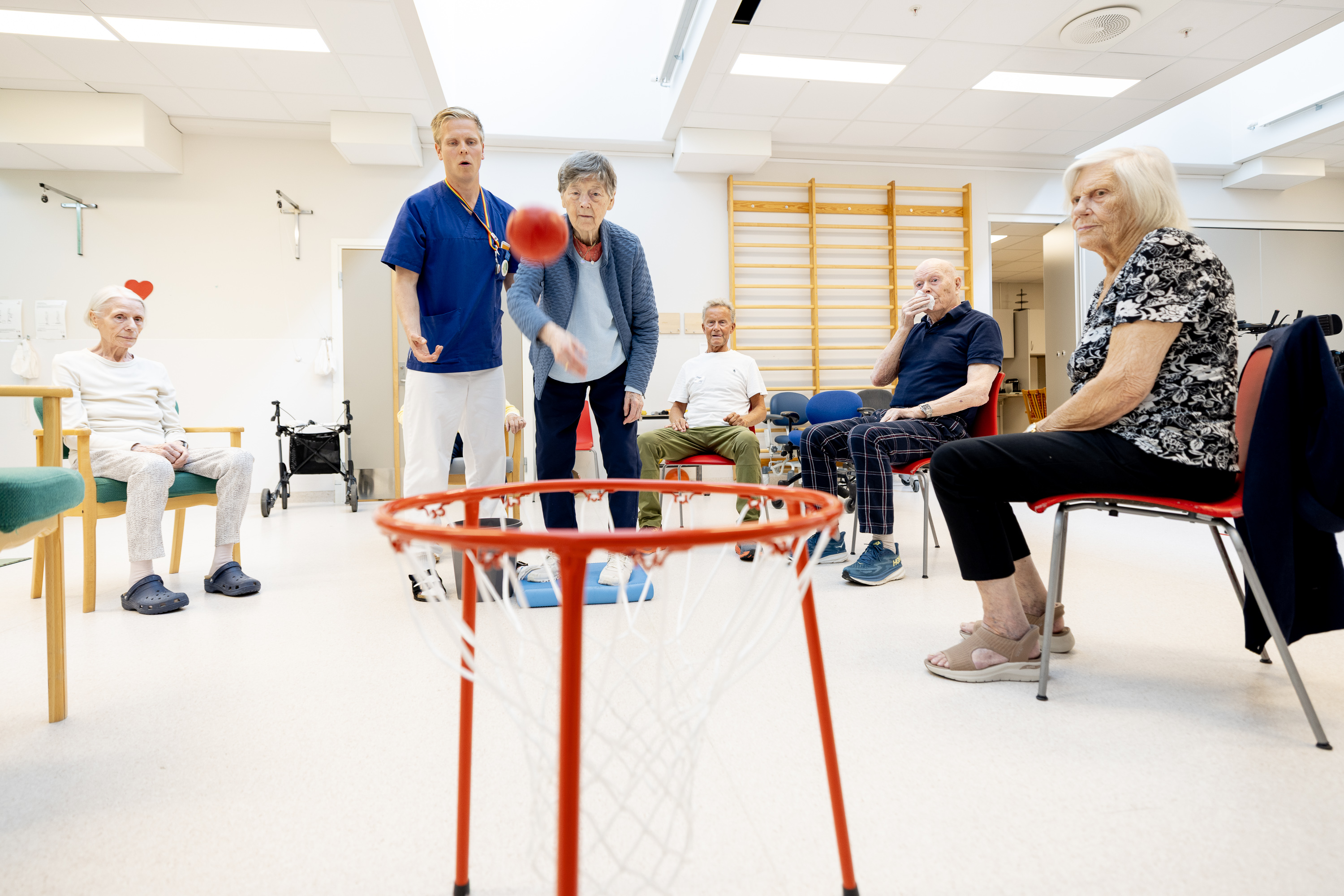 Fallforebygging fredrik kaster ball